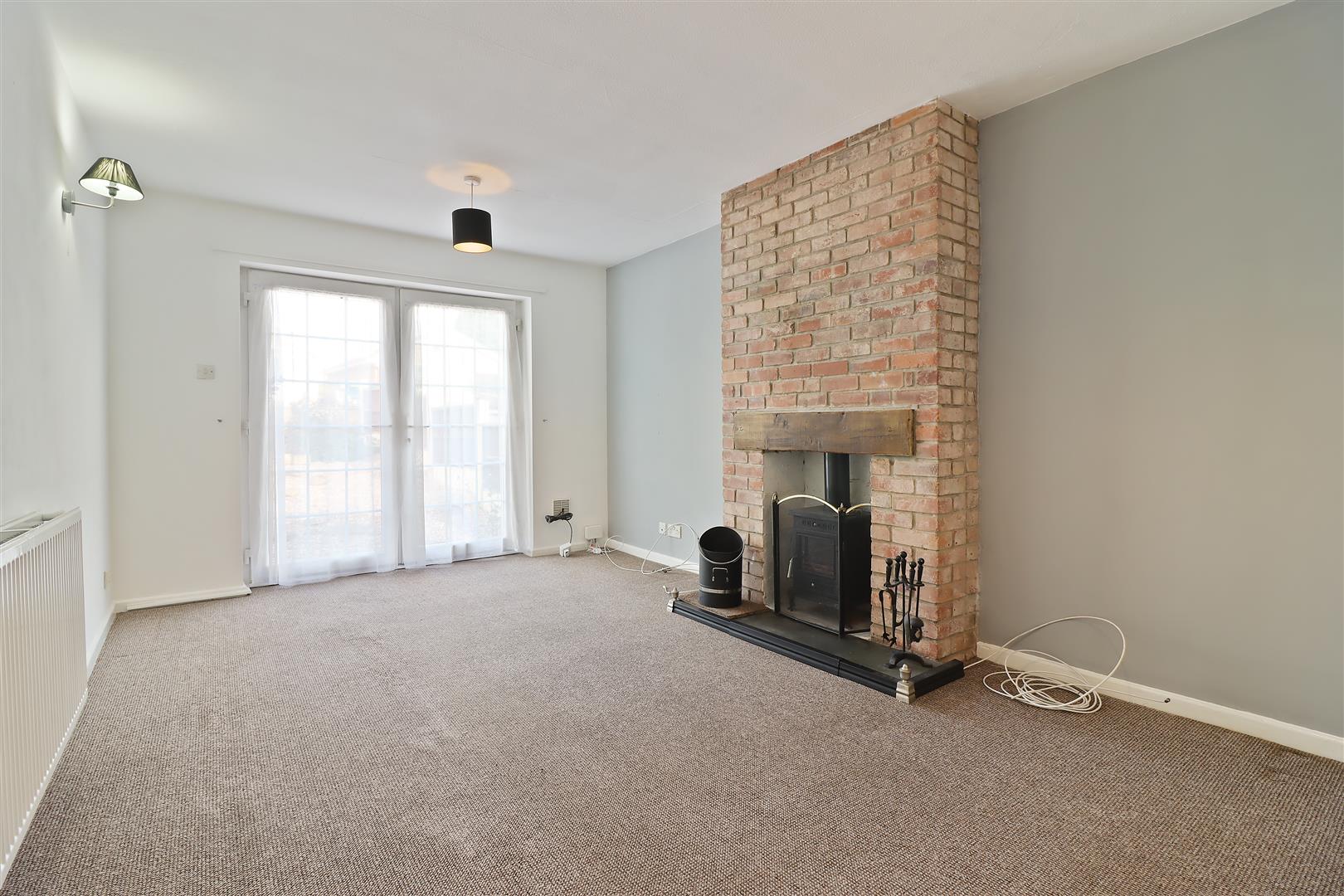 2 bed property in Pindale Avenue, Chesterfield
